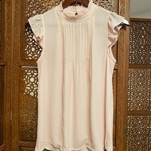 🚺 📐LOFT pink ruffle neck sleeveless top